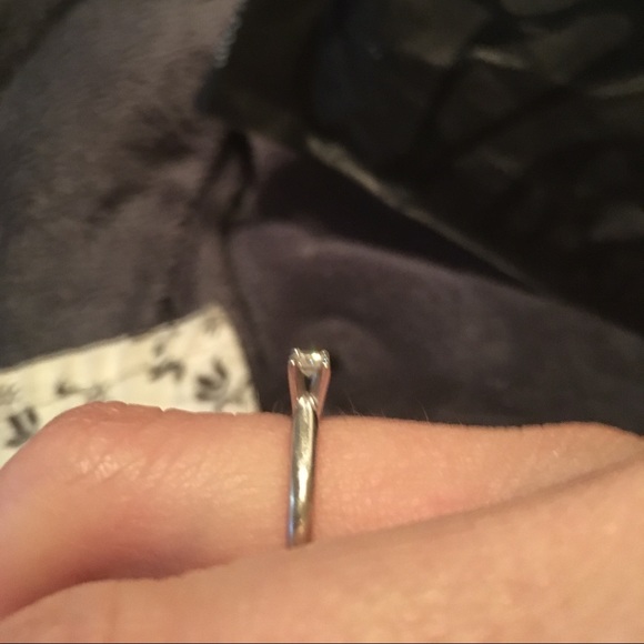 1/4 karat diamond ring extra pictures - Picture 7 of 7